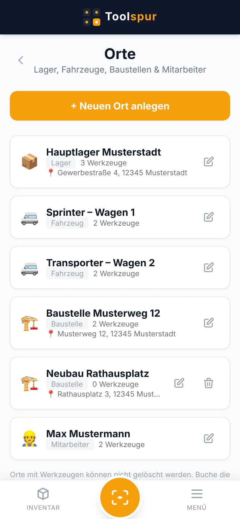 Die Orte: Hauptlager, zwei Fahrzeuge, zwei Baustellen und ein Mitarbeiter, jeweils mit der Zahl der Werkzeuge dort.